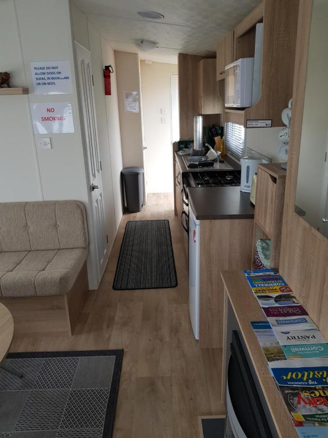 Delta Santana Apartment Looe Exterior photo